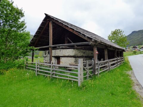 Brechelbad Sonndoerfl 01 Wasser treibt die Hämmer